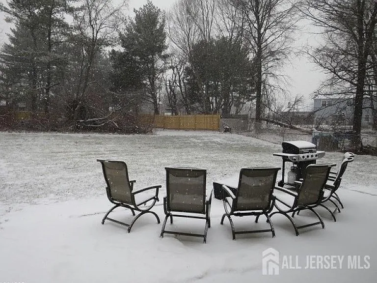 6 Flower Rd — Photo 15
