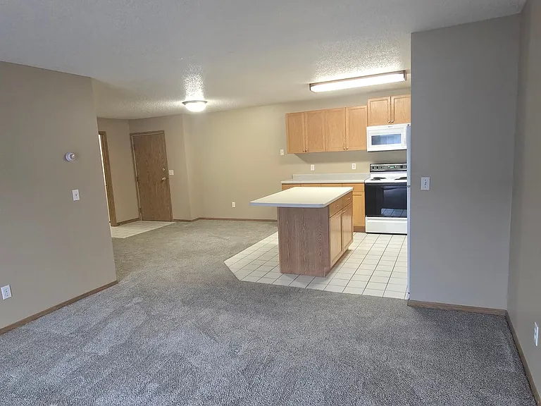 Dakota Park Apartments — Photo 26