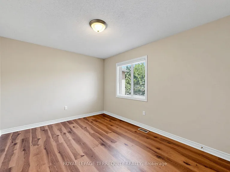 12 Ballantyne Dr — Photo 34