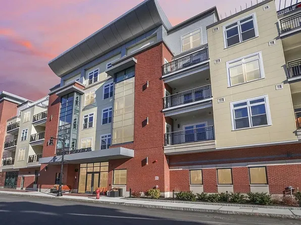 62 Foundry St #204, Wakefield, MA 01880