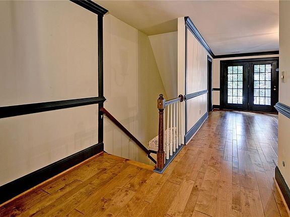5th image of 225 C Woodmere Dr