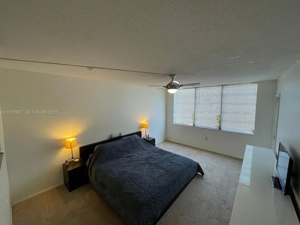 1750 NE 191st St APT 814