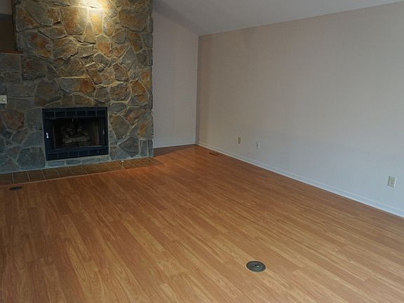 5th image of 4841 Shackelford Ct
