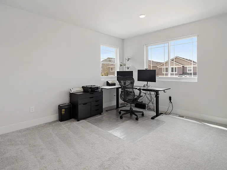 14999 NW Evelyn St — Photo 32