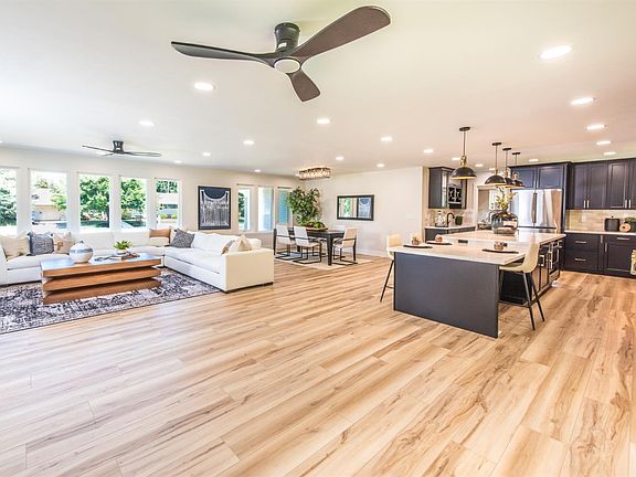 5th image of 2812 American River Dr