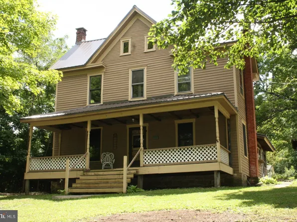 207 W Sycamore St, Snow Shoe, PA 16874