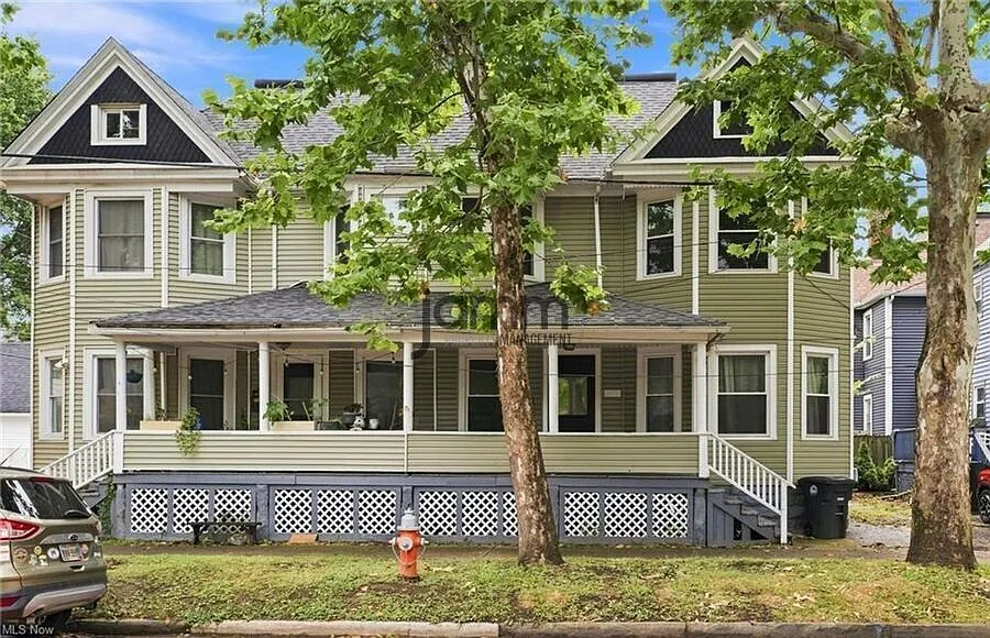 3-Bedroom Townhome near Tremont!! — Photo 1