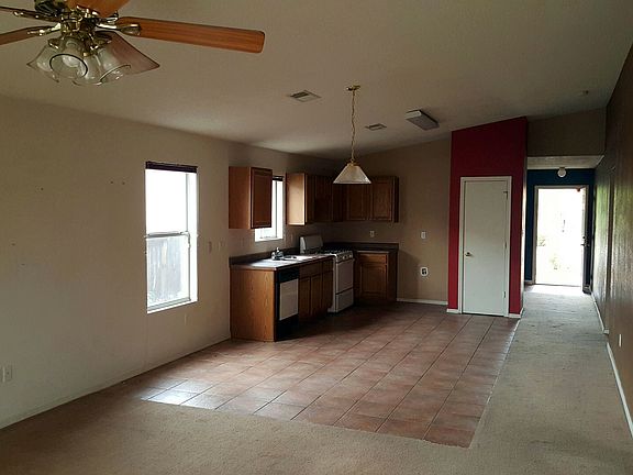 3rd image of 924 Blackbird Dr SW
