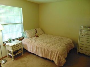 1023 Lakecrest Rd, Lawrence, KS 66049