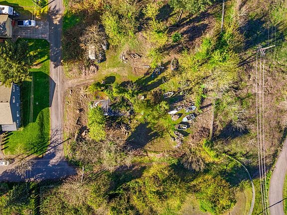 3rd image of 512 NW Elm Street