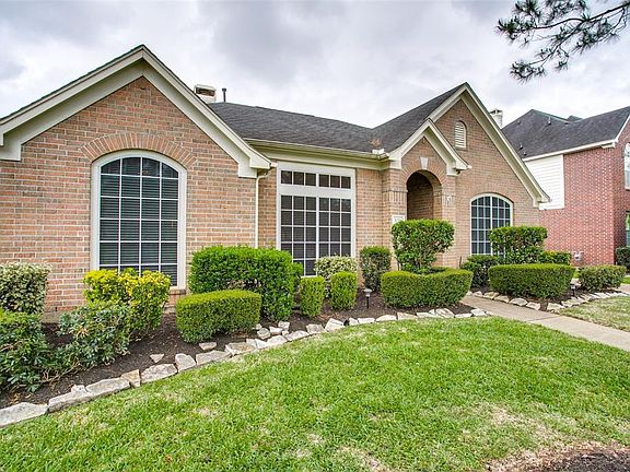 3rd image of 3019 Brookview Dr