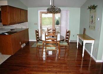 2nd image of 881 Kingswood Ln