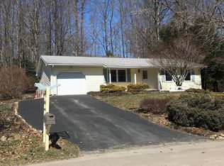 123 Aspen Dr, Franklin, PA 16323
