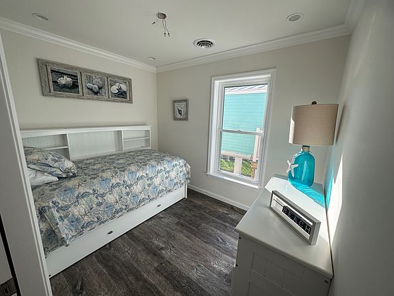 4th image of 2567 NE Herons Walk #2