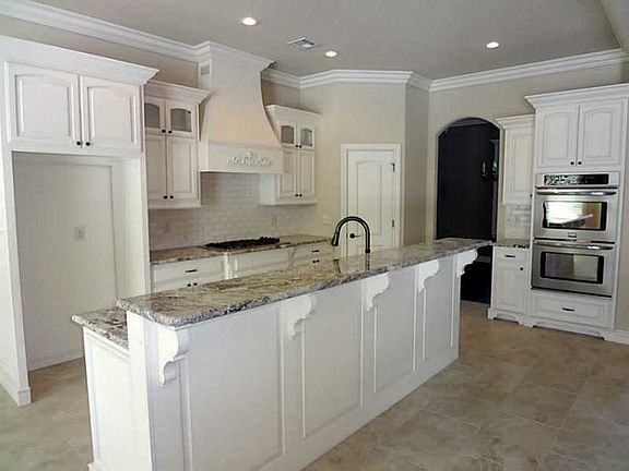 4th image of 4300 Candlewood Pl