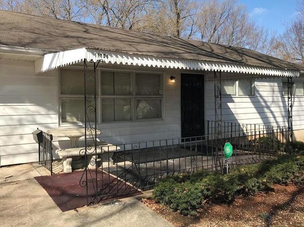 11206 Manchester Ave