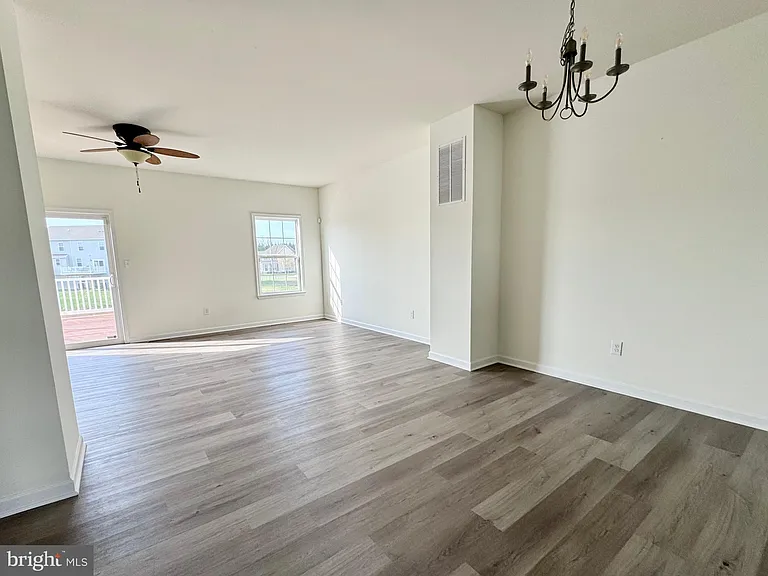 56 Nicholas Dr — Photo 3