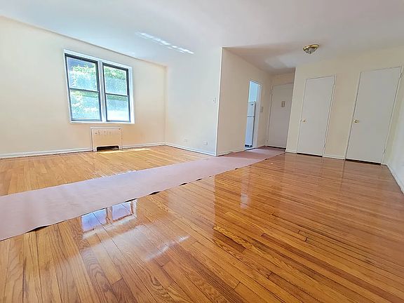 5th image of 14017 84th Dr APT 5F
