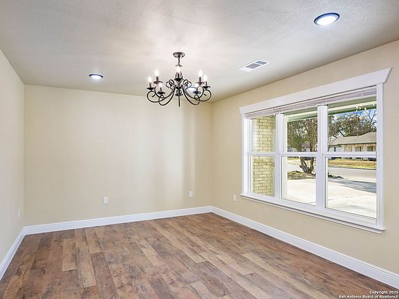 4th image of 12906 LA QUINTA