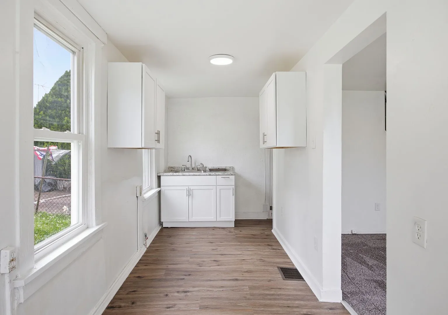 3 bed, 1178 sqft, $900 — Photo 2