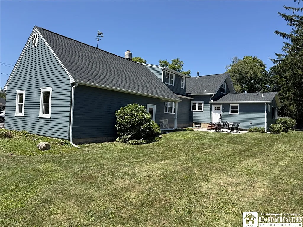 4 bed, 3.0 bath, 2619 sqft, $3,250 — Photo 4