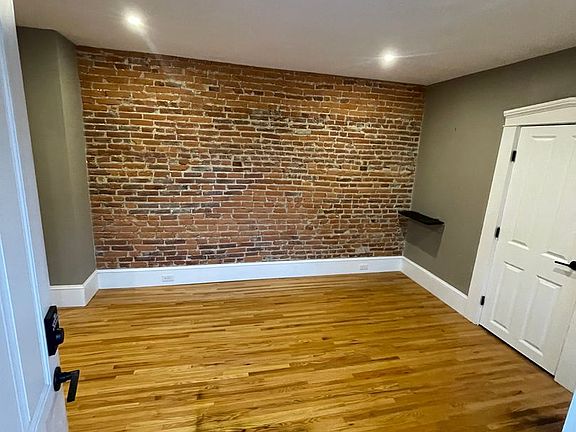 5th image of 26 E Vine St #2R