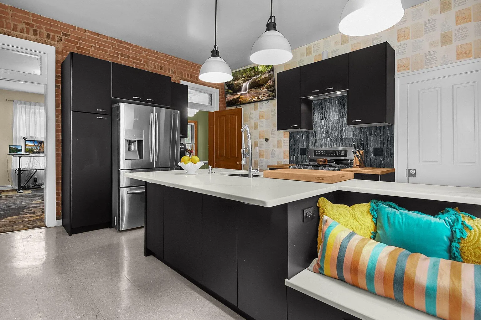 10 W Mound St photo 1