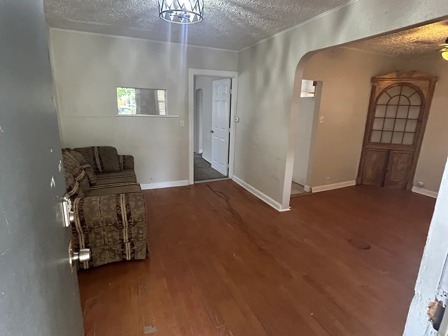 2822 N Garfield St — Photo 2