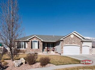 918 N Browning Pl, Farmington, UT 84025