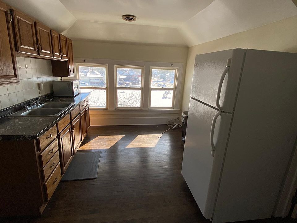 1st image of 925 S Jackson St #3