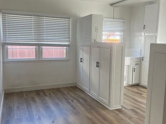 4th image of 2272 Torrance Blvd