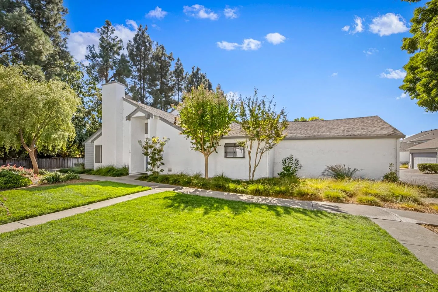 724 Mendecino Way photo 1