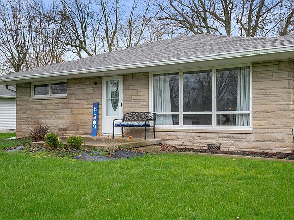 3rd image of 6905 E Aubrey Ln