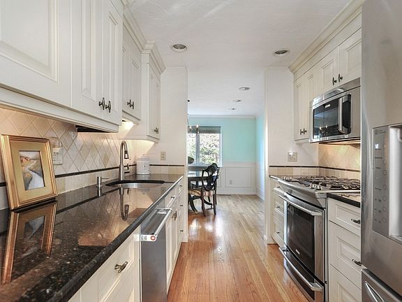 4th image of 225 Lincoln St APT G7