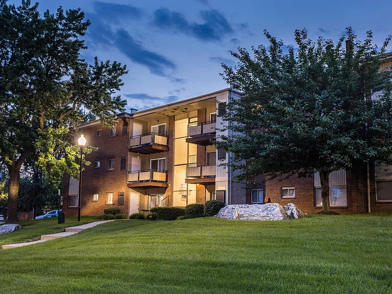 Hamilton Springs Apartments — Photo 13