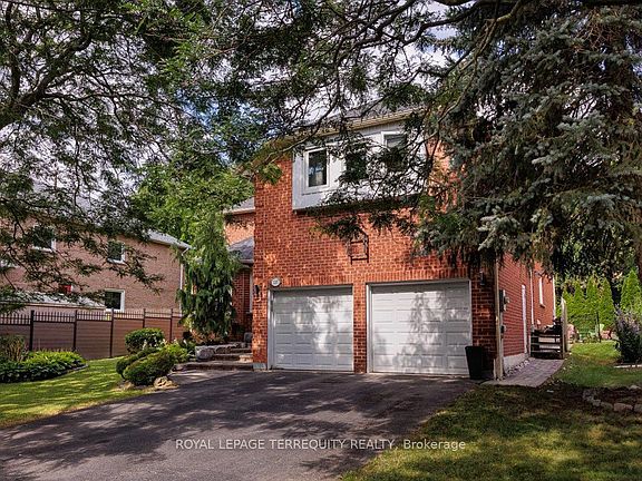 2nd image of 1207 Dogwood Cres