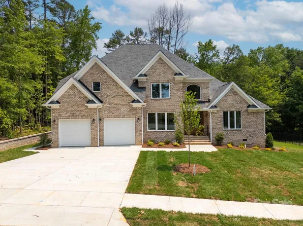2418 Lexington Approach Dr, Charlotte, NC 28262