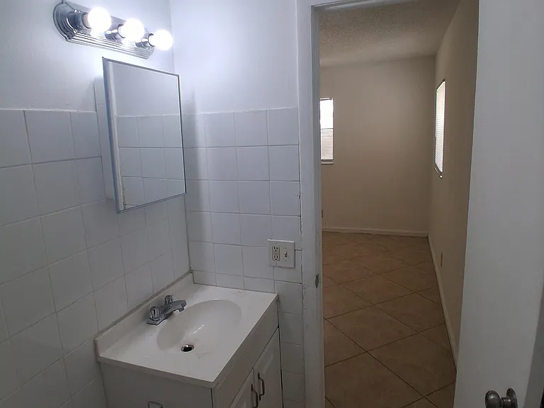 401 SW 13th Pl #705 — Photo 21