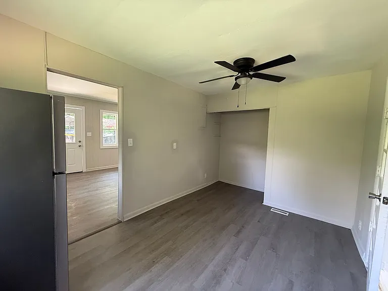 89 Susan Ln — Photo 7