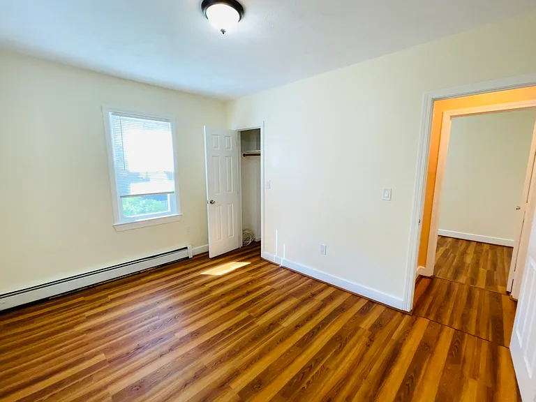 137 W Selden St #1 — Photo 16