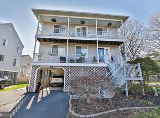 201 Mariners Point Dr, Middle River, MD 21220