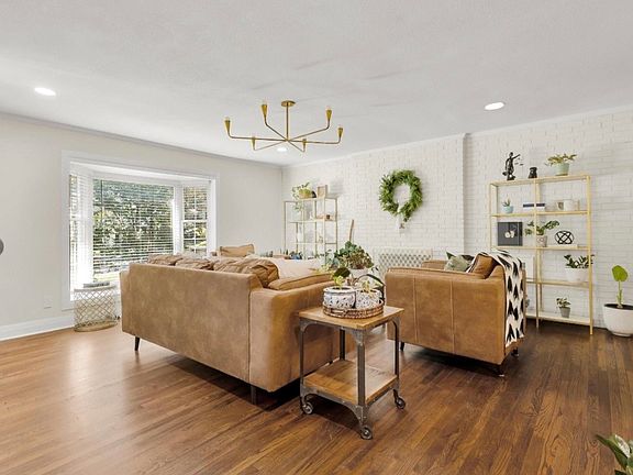 3rd image of 2233 Goldenrod Ave