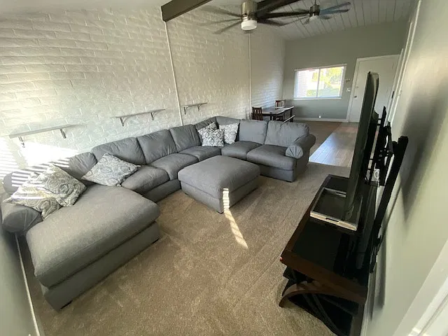 2 bed, 850 sqft, $3,200 — Photo 2