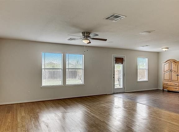 3rd image of 1107 Shadow Creek Blvd