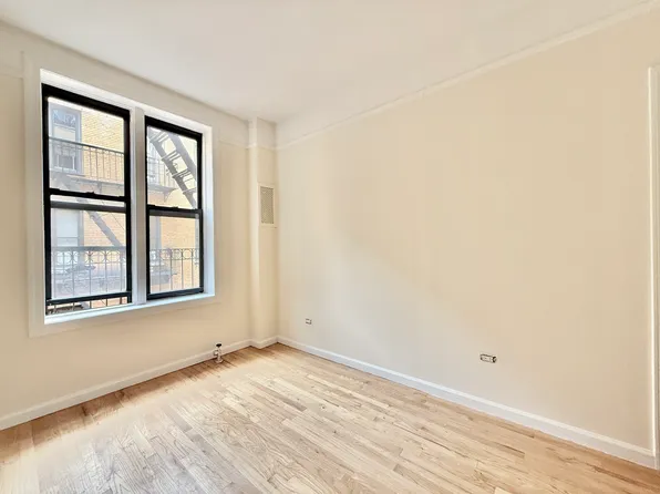 305 West 45th Street image 1 of 6