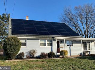 6 Ithaca Ct, Hamilton, NJ 08690