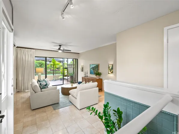 123A Maunalua Ave #15, Honolulu, HI 96821