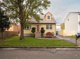 27 Barnsdale Rd, Cranston, RI 02910