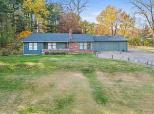 2001 Alameda St, Roseville, MN 55113