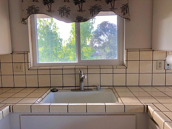 4th image of 10365 Alpine Dr APT C